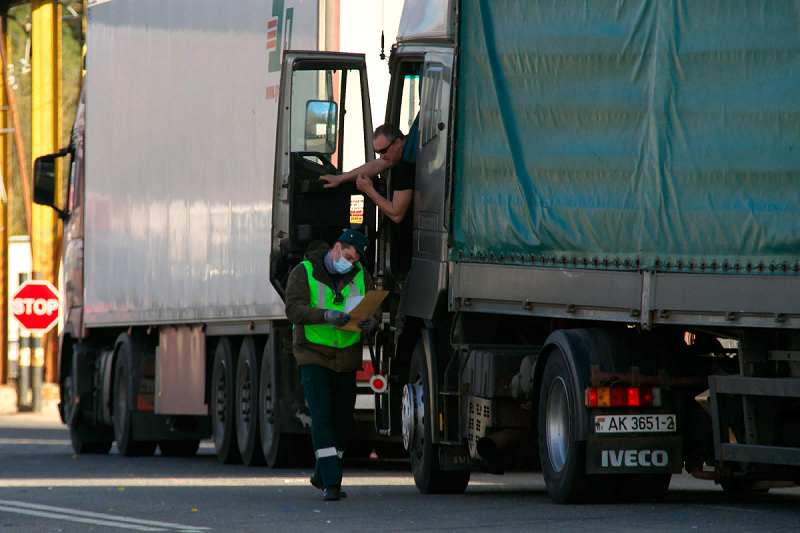 проверка грузов в Казахстане